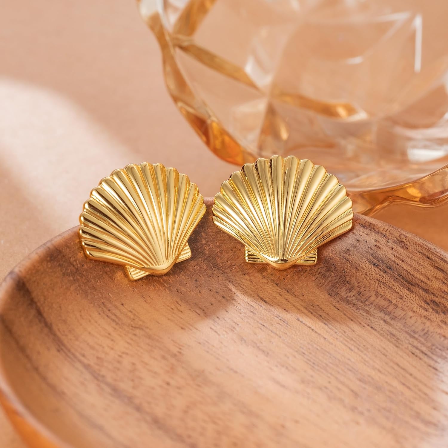 Gold Earrings for Women 14K Gold Studs Earrings for Women Stud Shell Earring for Womens Studs Realistic Shell Texture Stud Earring for Womens 23.5Mm