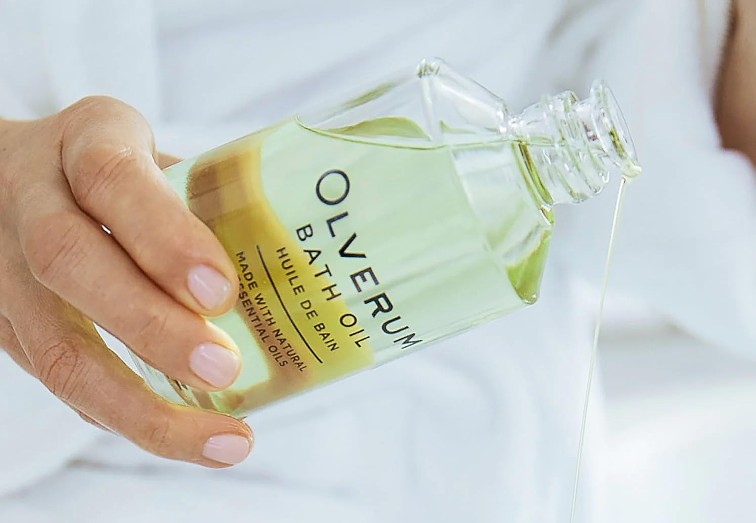 Olverum Bath Oil Luxury Aromatic Soak with Natural Essential Oils for Deep Relaxation 8.5 fl oz 250 ml