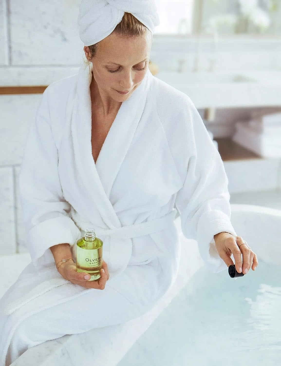 Olverum Bath Oil Luxury Aromatic Soak with Natural Essential Oils for Deep Relaxation 8.5 fl oz 250 ml
