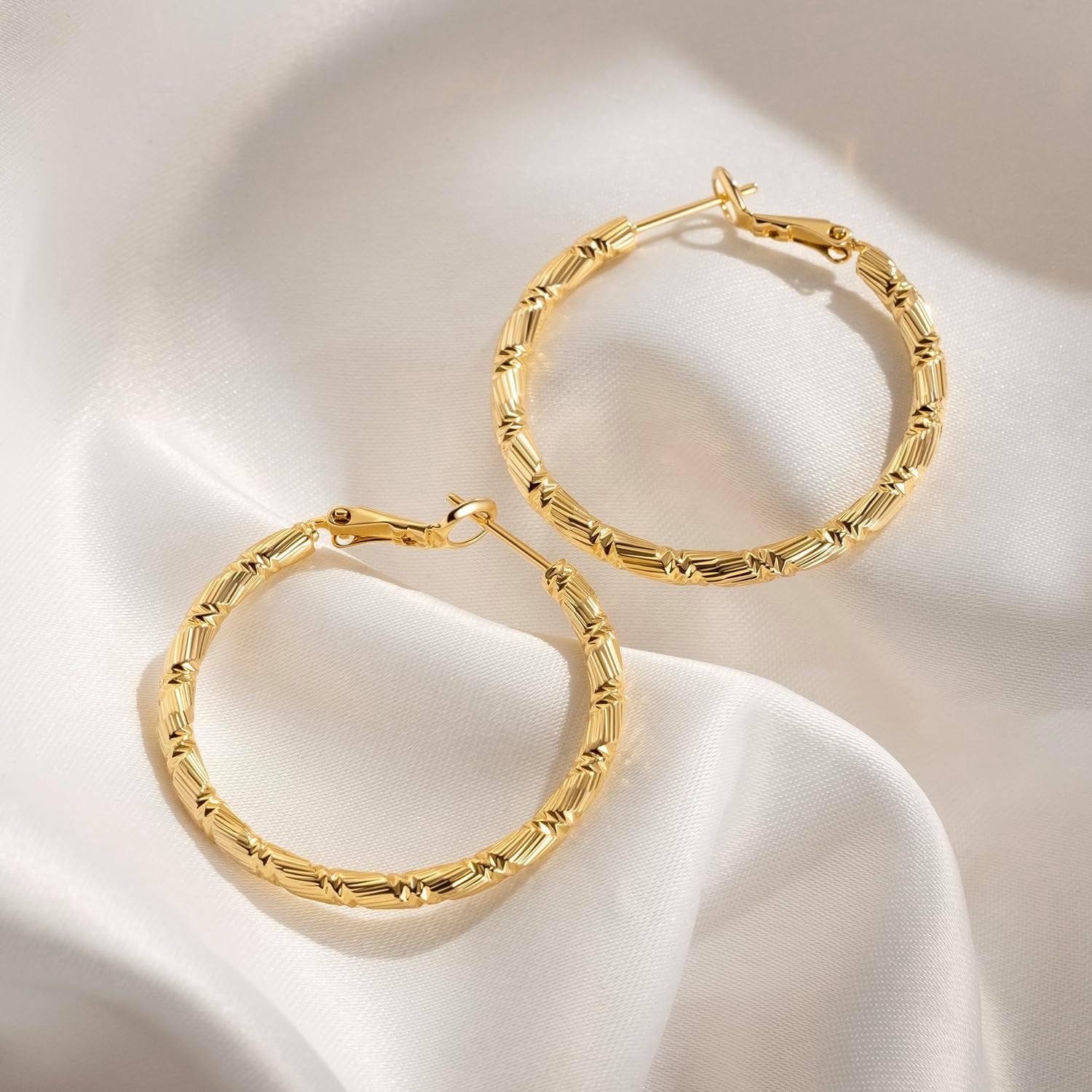Gold Hoops Earrings for Women 14K Gold Earring Thick Hoop Earring for Womens Earrings Solid Line Cutting Design 30Mm