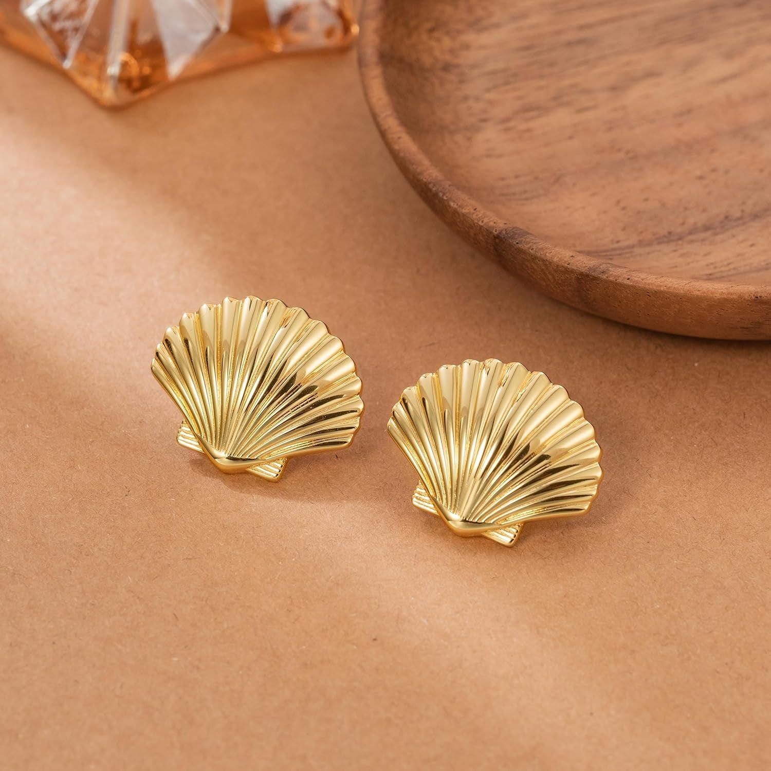 Gold Earrings for Women 14K Gold Studs Earrings for Women Stud Shell Earring for Womens Studs Realistic Shell Texture Stud Earring for Womens 23.5Mm