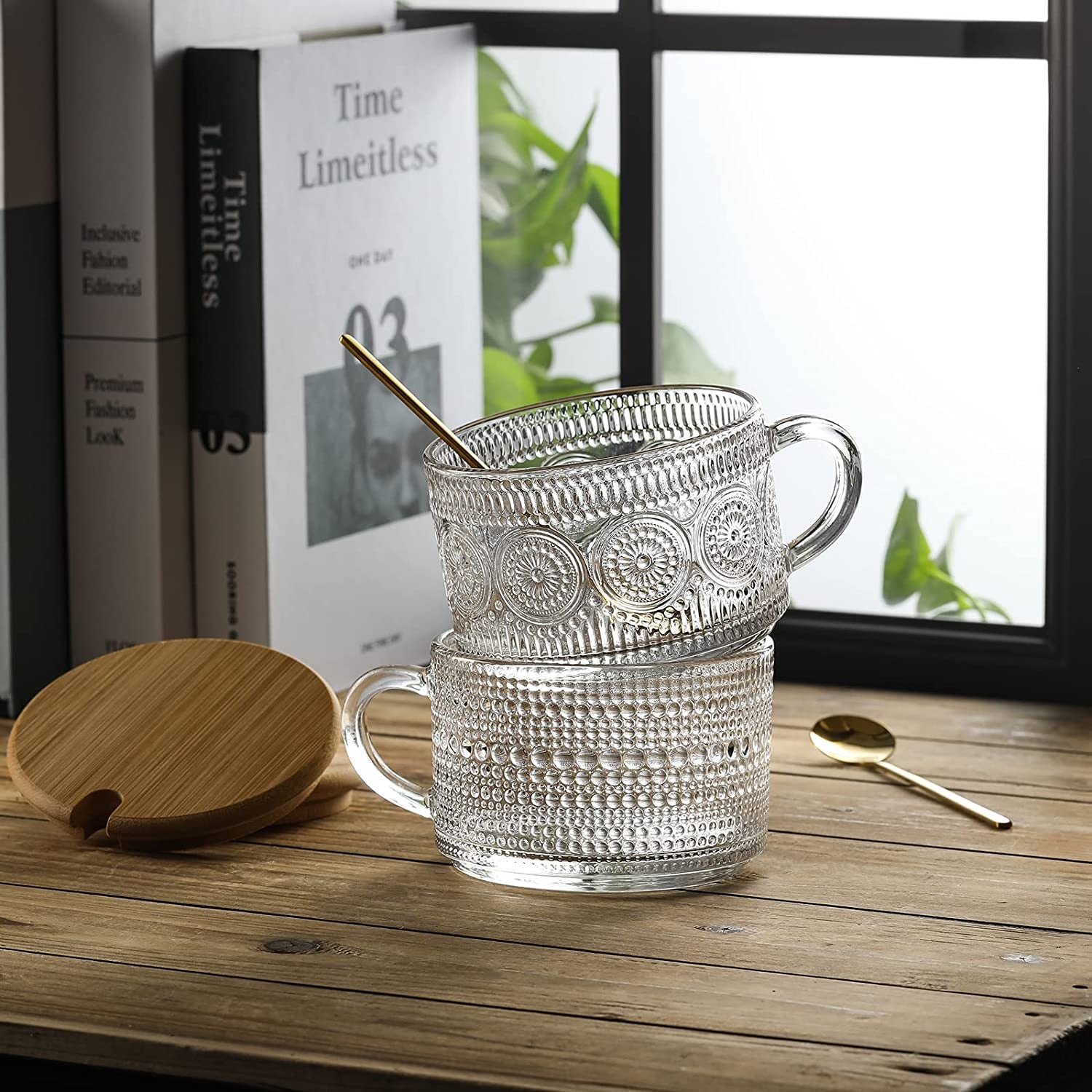 4Pcs Set Vintage Coffee Mugs, Overnight Oats Containers with Bamboo Lids and Spoons - 14Oz Clear Embossed Glass Cups, Cute Coffee Bar Accessories, Iced Coffee Glasses, Ideal for Cappuccino, Tea, Latte