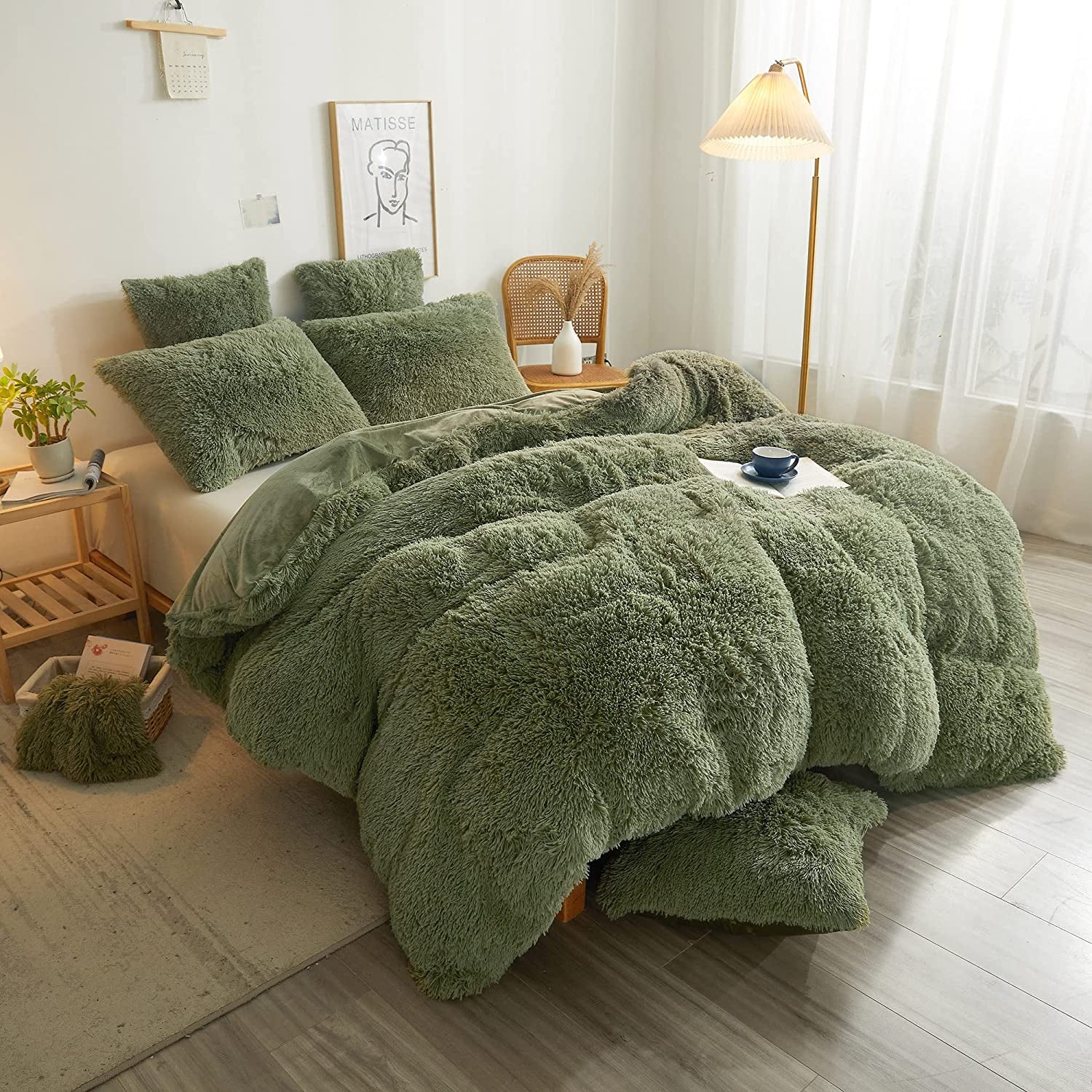 Cozy Plush Shaggy Duvet Cover, Luxury Soft Fluffy Furry Solid Color Comforter Cover, 1 PC Bedding for Girls Women Bedroom (1 Faux Fur Fuzzy Quilt Cover), Zipper Closure (Queen Size, Sage Green)