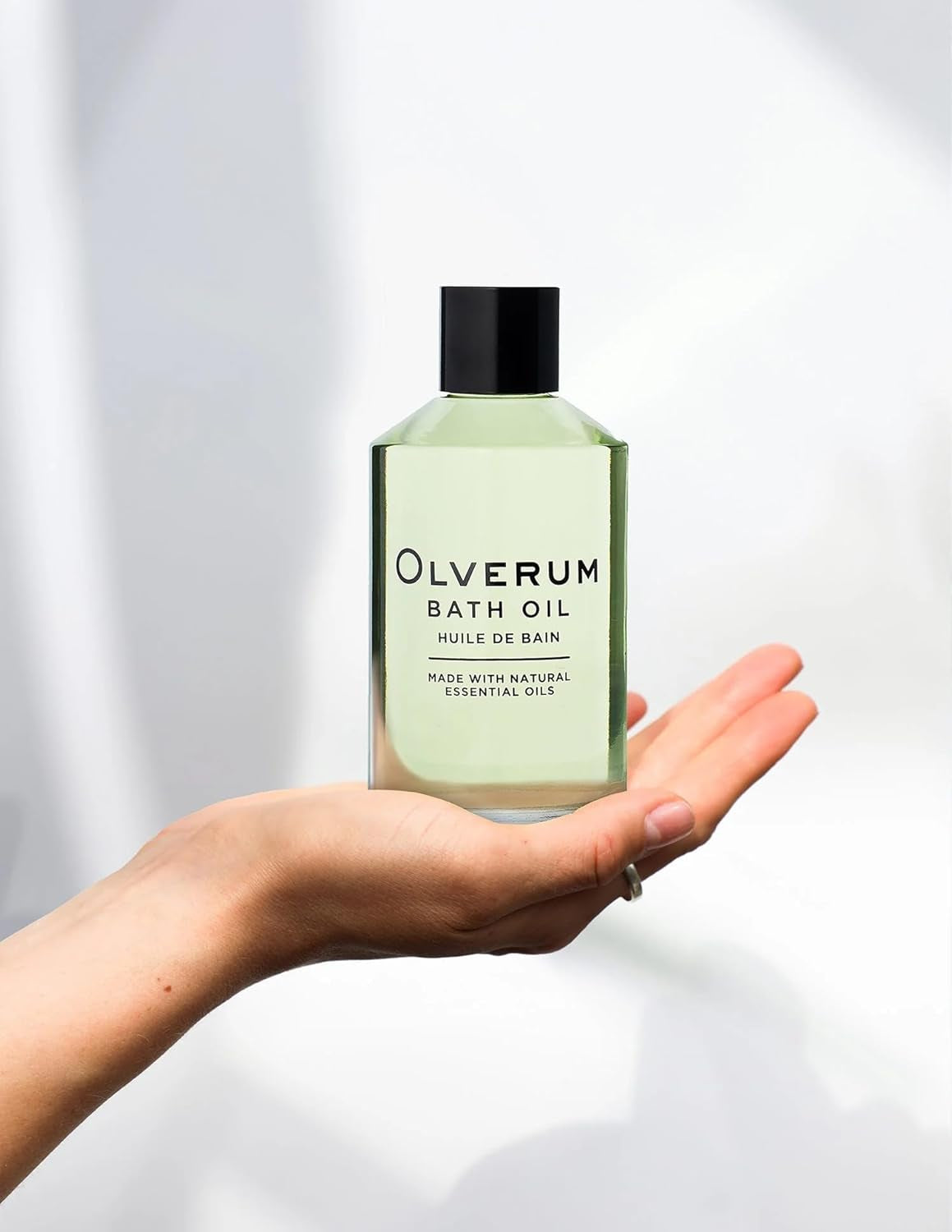 Olverum Bath Oil Luxury Aromatic Soak with Natural Essential Oils for Deep Relaxation 8.5 fl oz 250 ml