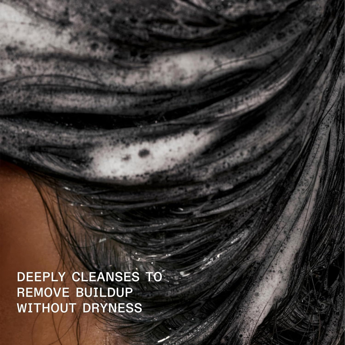 Nº.4C Bond Maintenance Clarifying Shampoo, Deep Cleans, Softens, Restores Shine, & Clarity, for All Hair Types Experiencing Product Buildup or Excess Oil, 1 Liter